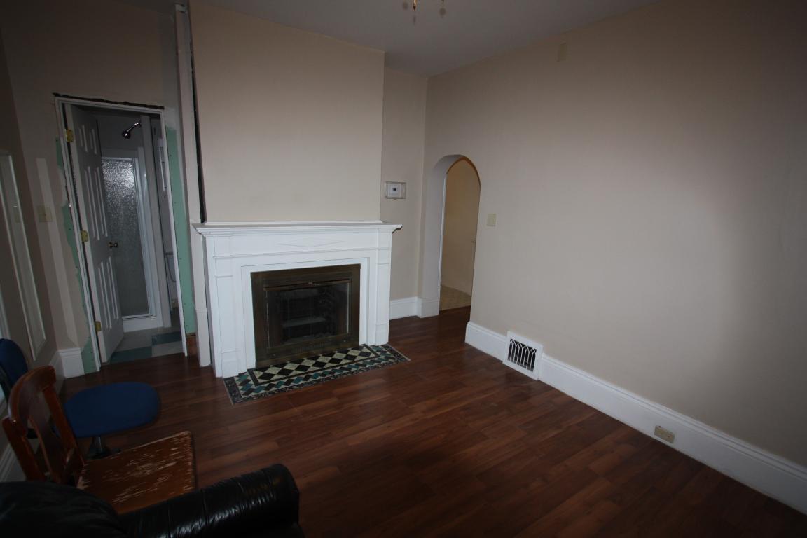 Apartments For Rent (Bachelor) 111 Brock St S, Sarnia, ON Mutual