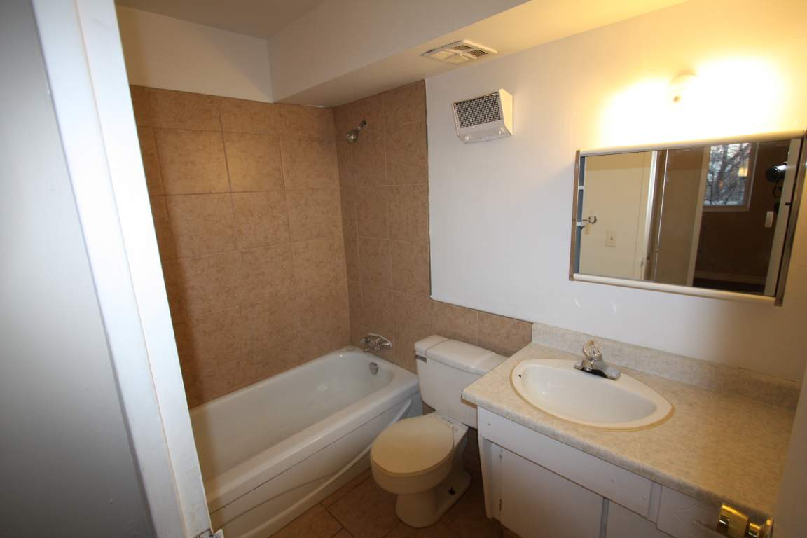 Apartments For Rent (2 Bedroom) 266 Christina St S, Sarnia, ON