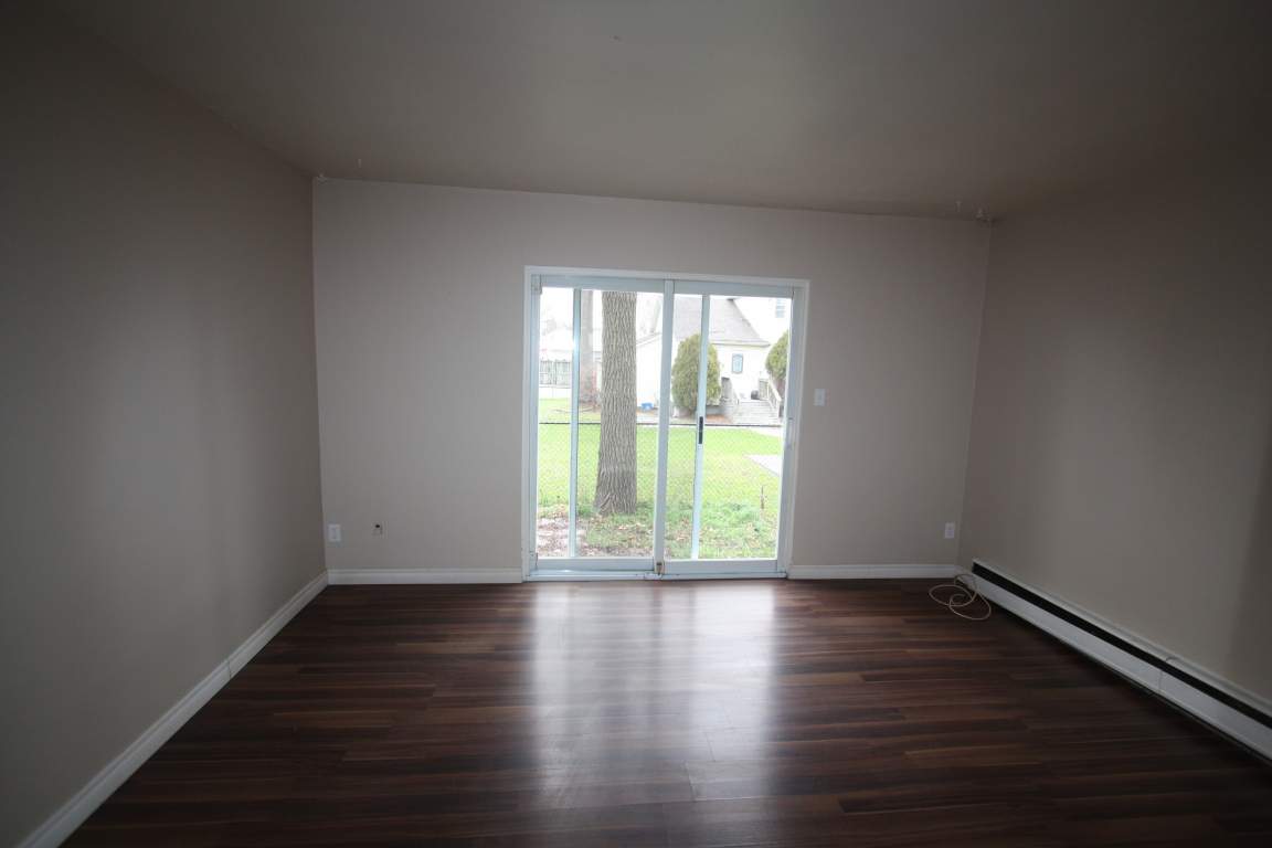 Townhouses for Rent (3 Bedroom) 451 Lyndoch St, Corunna, ON Mutual