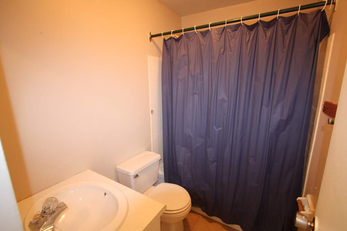 Townhouses for Rent (3 Bedroom) 451 Lyndoch St, Corunna, ON Mutual