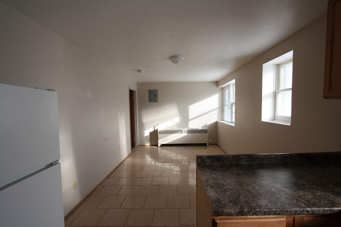 Apartments for Rent (2 Bedroom) 515 London Rd, Sarnia, ON Mutual