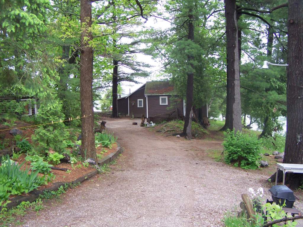 Cottages For Rent 8092 Little Falls Rd, Washago Ontario