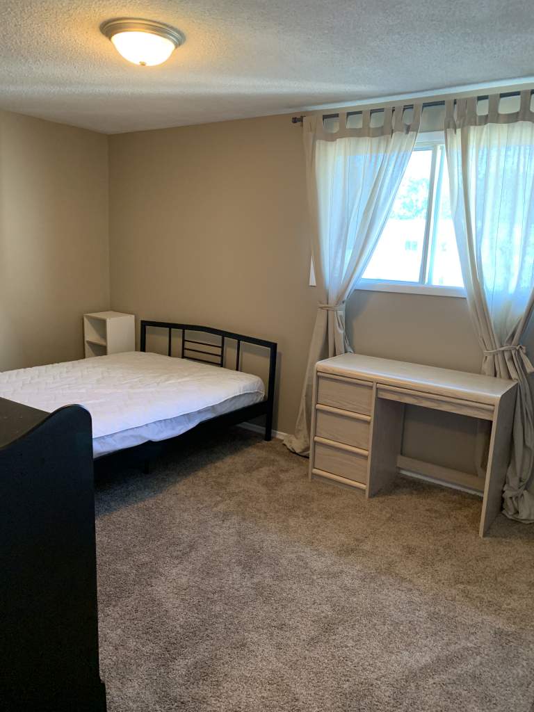 Rooms For Rent 184 Bedford Cres, Sarnia, ON Mutual Property