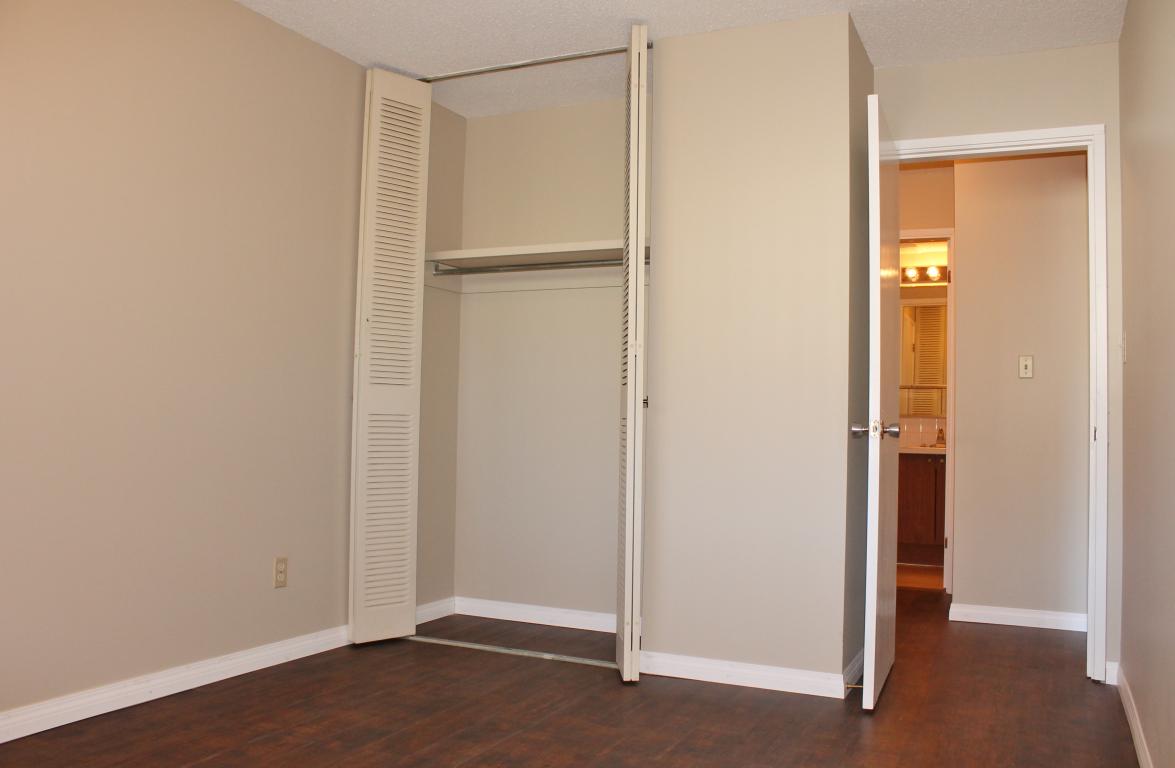 Dorset Apartments 5123 53rd ST. Yellowknife Apartments Rent Northview Rent Northview