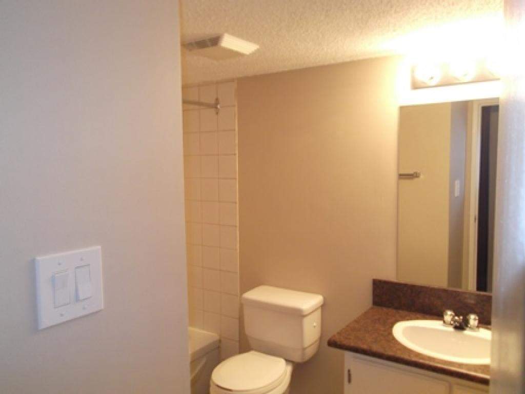 4 Nixon Rent Northview