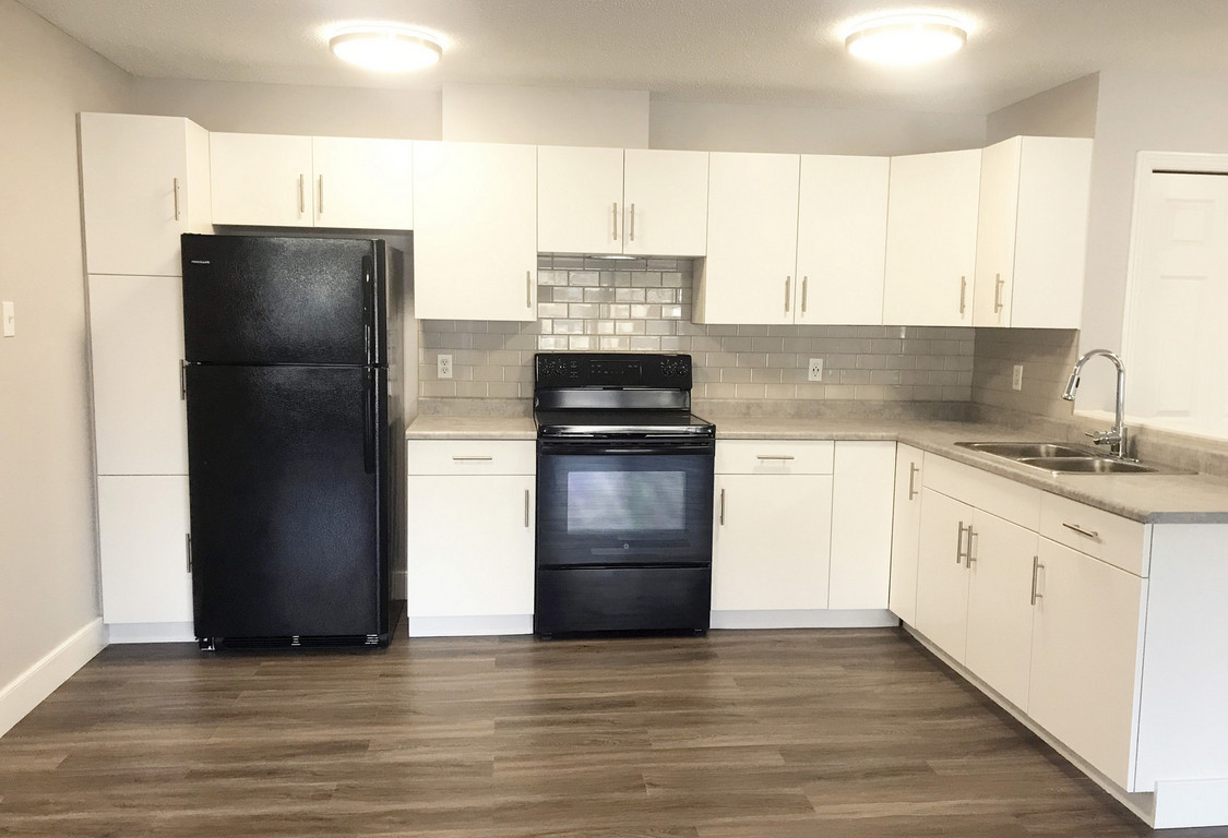 Hillview Estates 5465 52nd ST Yellowknife Apartments Rent