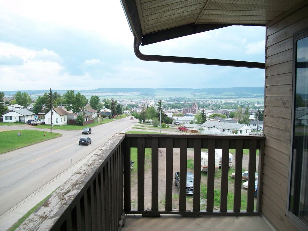 Ridgeview Apartments 9613 8th Street Dawson Creek Apartments Rent