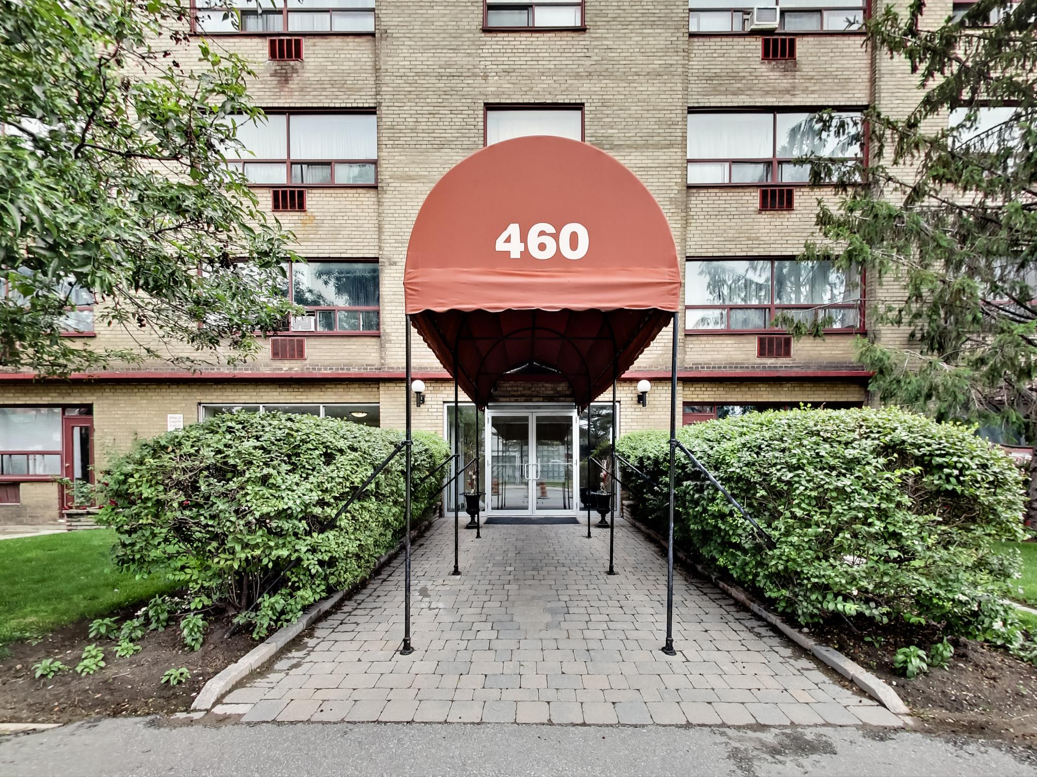 Apartment for Rent Eglinton Avenue East Between Mt. Pleasant Rd