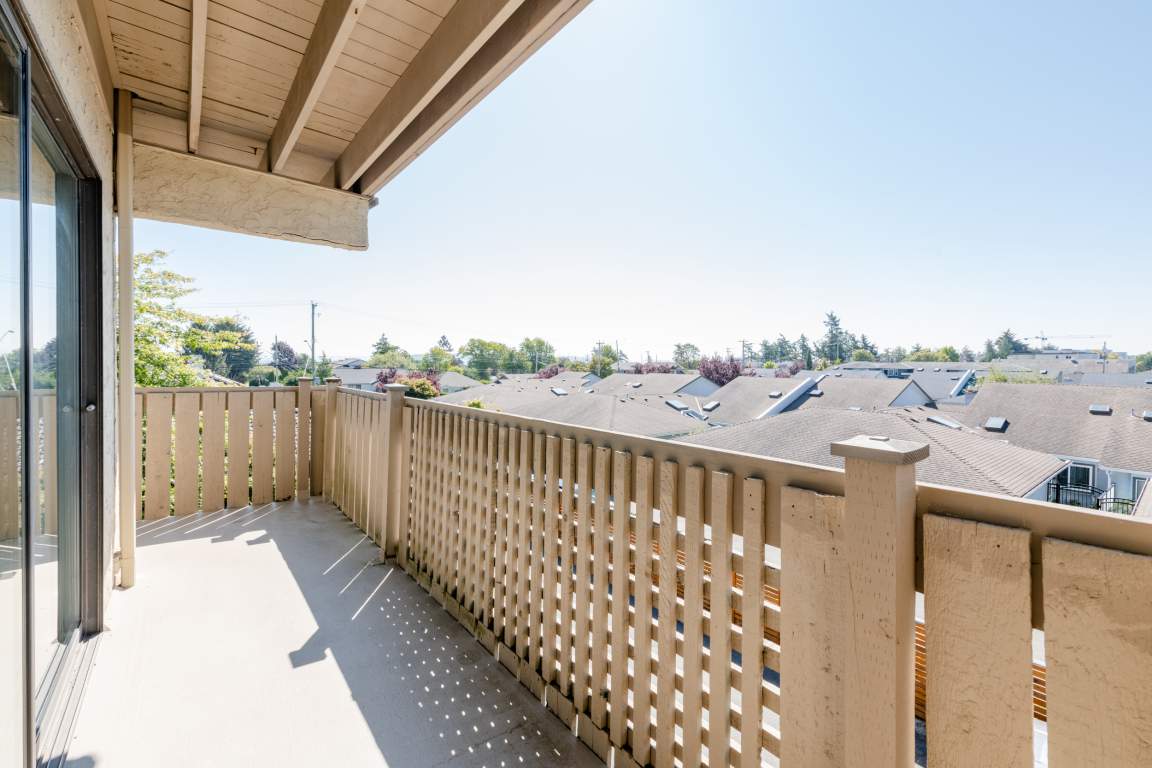 Roberts Manor Apartments Pacific Cove Properties