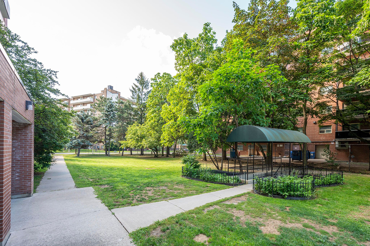 45 Paisley Blvd West, Apartment Rentals Mississauga Panoramic