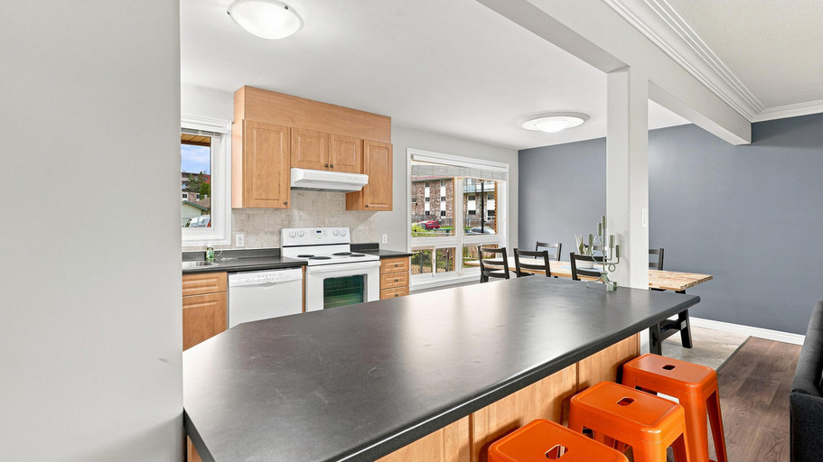 240 Lakeshore Road