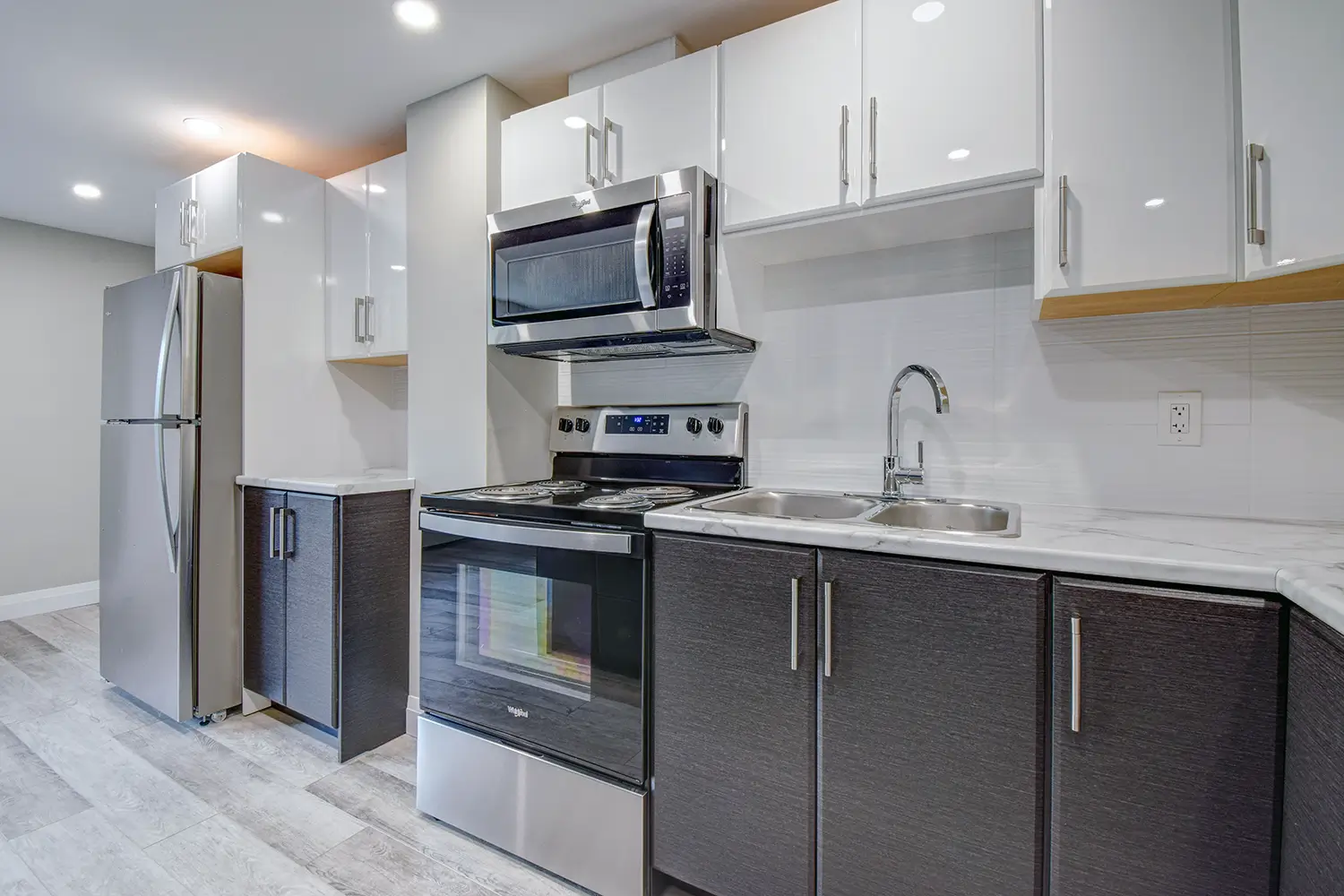 45 Paisley Boulevard W, Mississauga, ON L5B 1R8 — photo 2