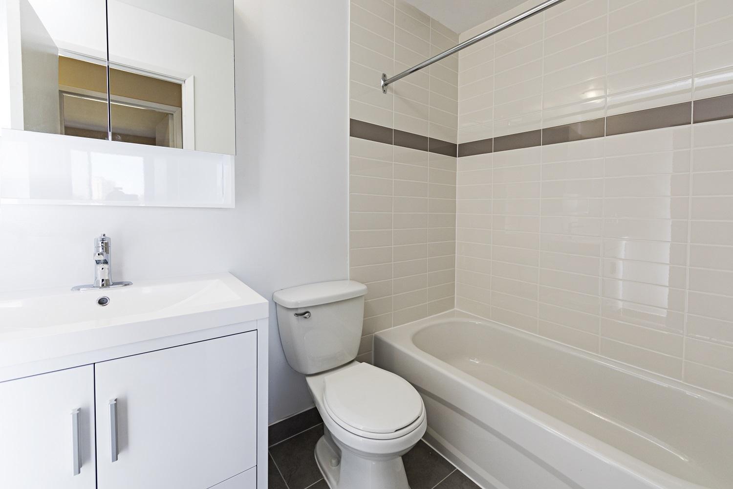 11525 Boul. de Pierrefonds, Pierrefonds, Québec — photo 2