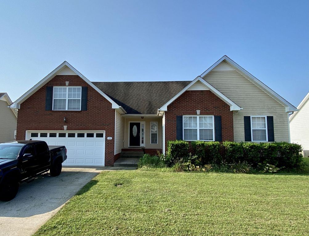 1180 Country Fields Lane Clarksville, TN Platinum Realty & Management