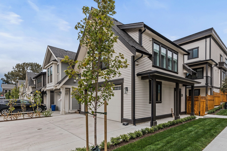 Cedarbrook Carriage Apartments