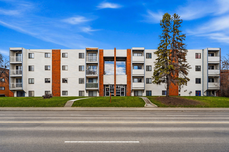 Charmarine East &amp; West