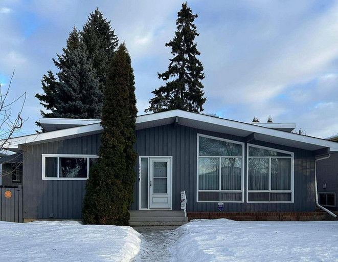 12907 88 Street NW Edmonton, Alberta