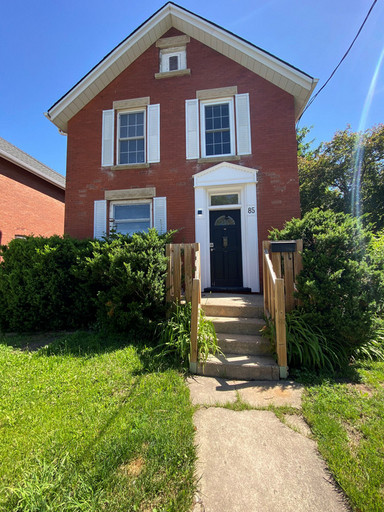 85 Edinburgh Road N Upper