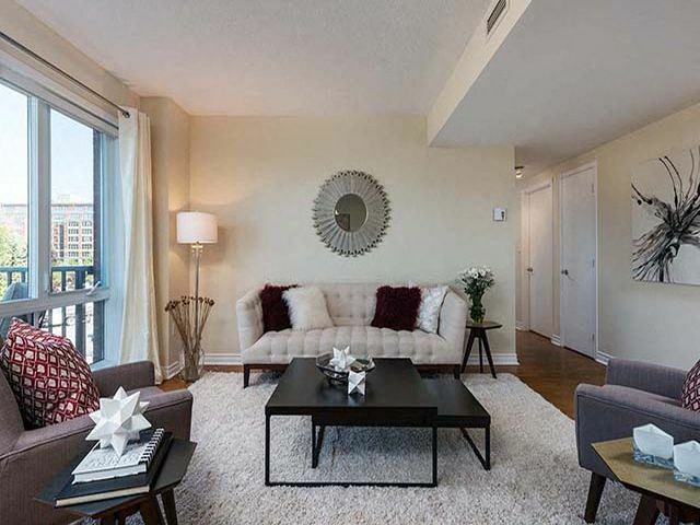 5775 Cavendish Boulevard — photo 2