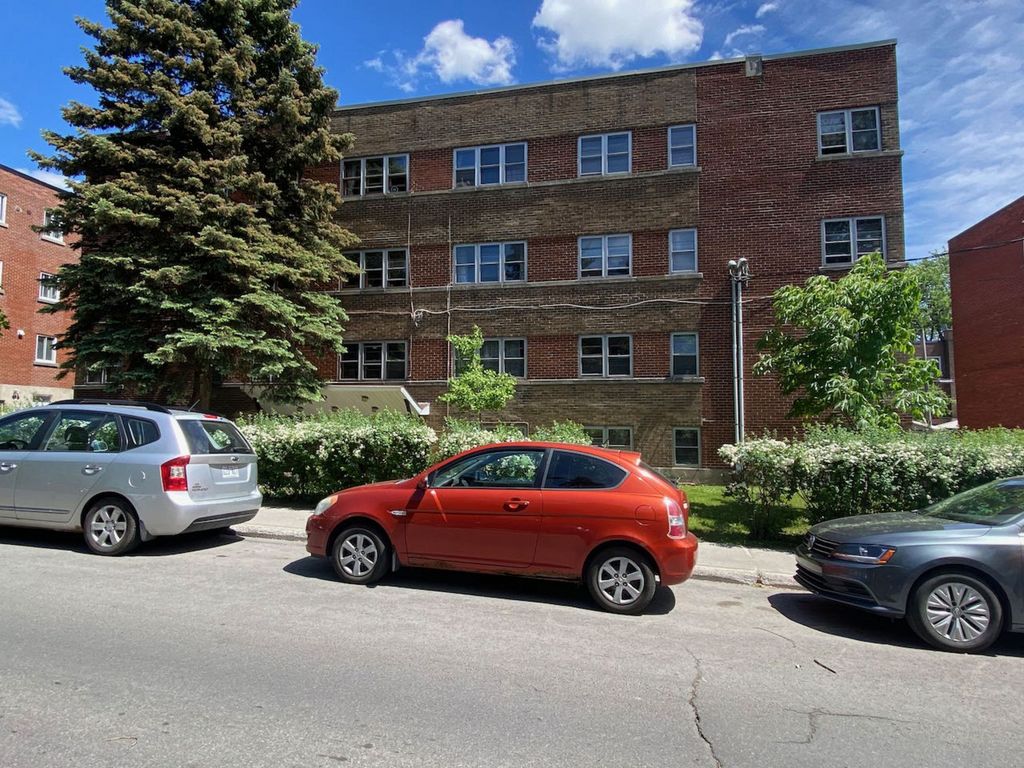 Rental apartments steps to Metro CôteSteCatherine! Rehabitat Inc
