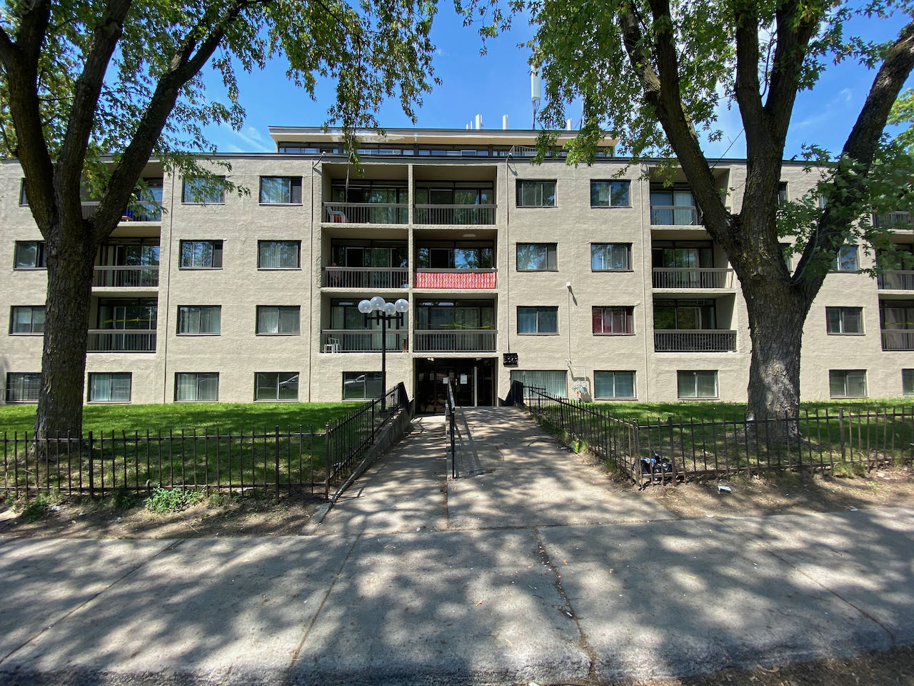 6325 MauriceDuplessis Idéalement situé à MtlNord ! Rehabitat Inc