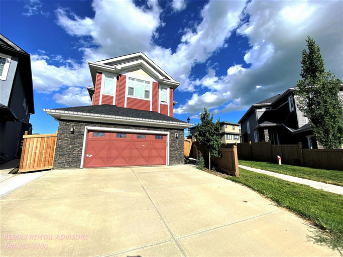 3167 Winspear Crescent Southwest