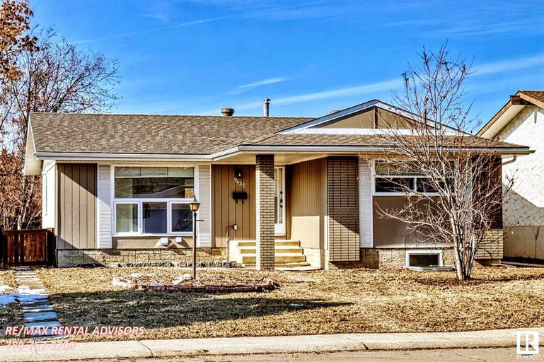 UPPER 9432 150 Avenue Northwest