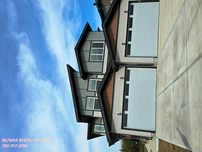 Upper 100 Mitchell Bend Leduc
