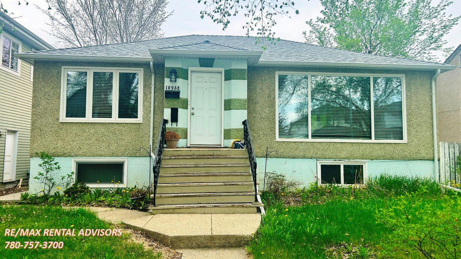  UPPER 10932 74 Avenue Northwest