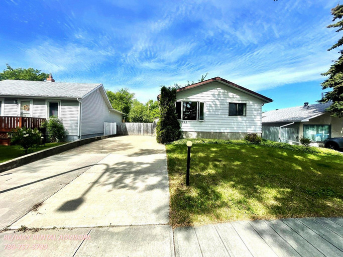  9720 152 Street Northwest