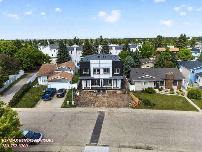  UPPER #1 4836 11A Avenue Northwest