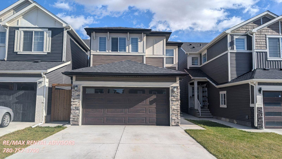 UPPER 272 Homestead Grove Northeast