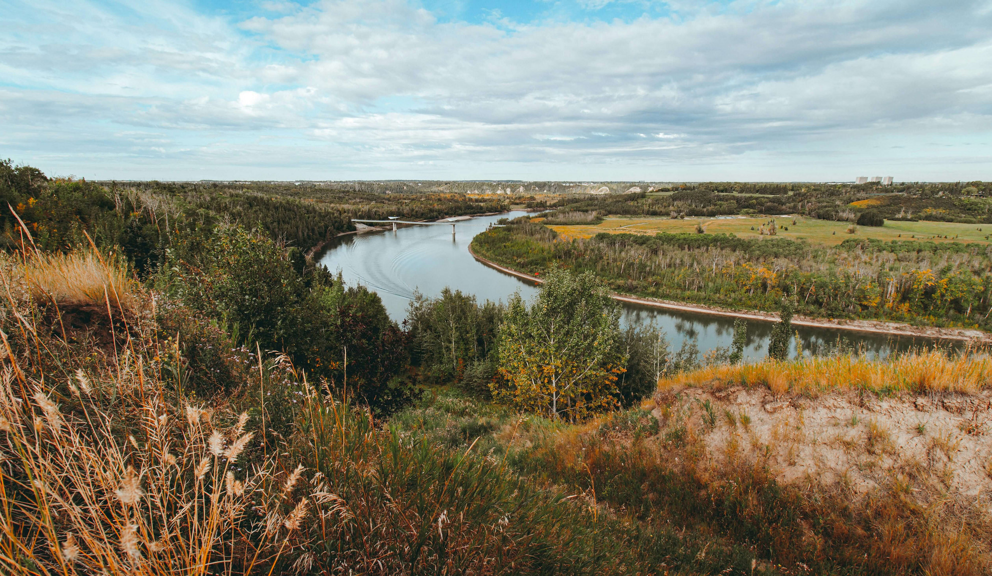 The Best Neighbourhoods in Edmonton and Calgary for Outdoor Living Image
