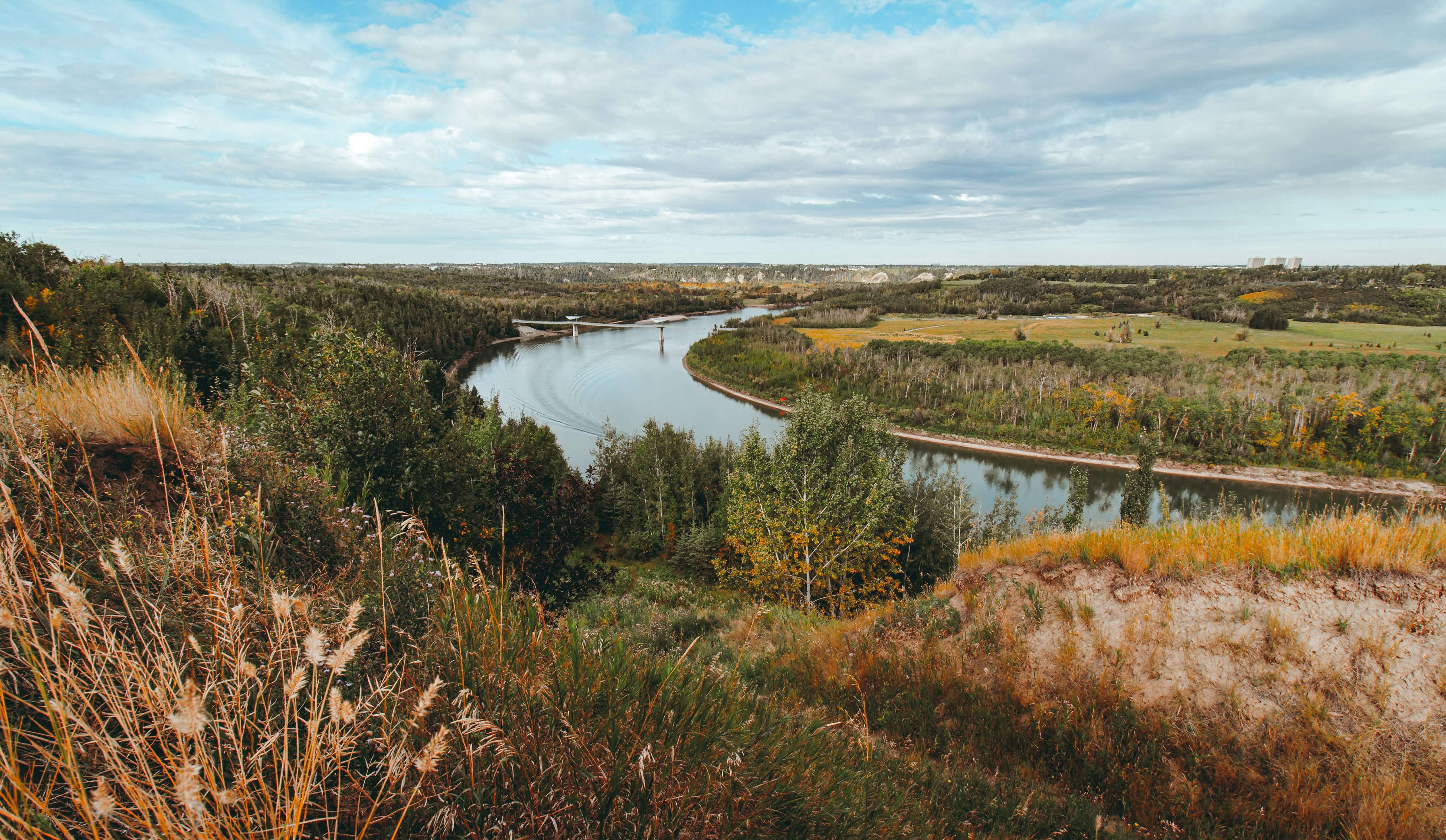 The Best Neighbourhoods in Edmonton and Calgary for Outdoor Living Image