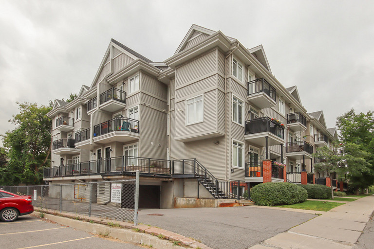 414D Nepean Street West - Move-In Ready!