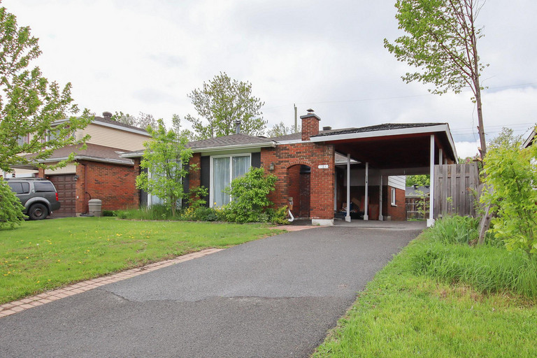 725 Southmore Drive West - Available from September 1st 2026 | Move-in Incentive (Sep 1, 2026) $1,000 off Sept rent OR $100/mont
