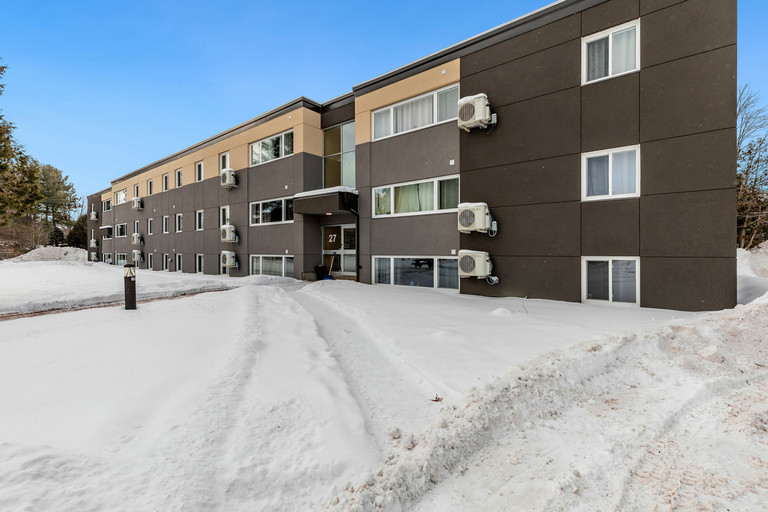 2 MONTHS FREE! Modern 2 Bedroom Apartment – Available Jan 1 - Unit 205 - 27 Tamarack Street - Move-In Ready