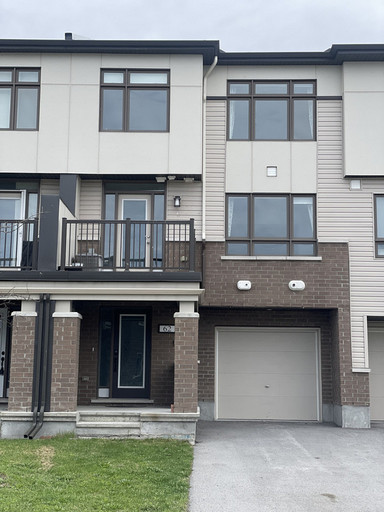 62 Feathertop Lane, Stittsville - Move-In Ready!