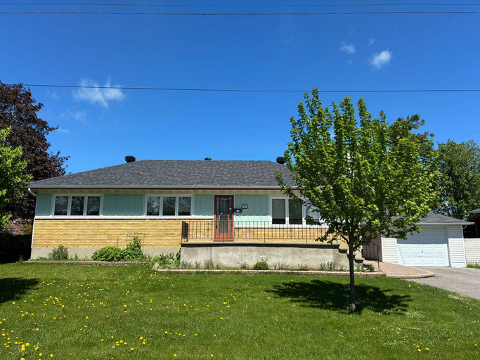 53 Fieldrow Street, Nepean | Move-In Ready!