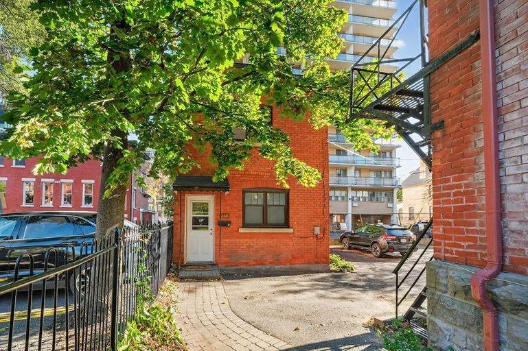 258 Somerset Street West Unit 1 (Studio) - Available from August 1st 2026