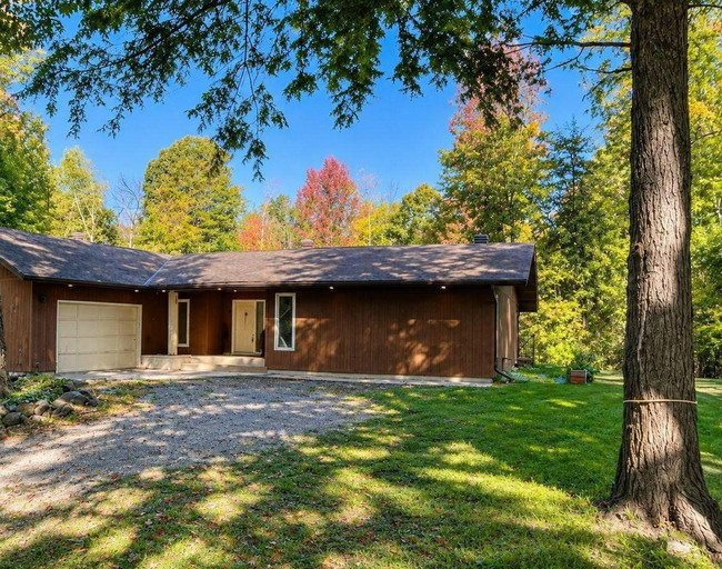 3005 Tompkins Road, Kemptville - Move-In Ready!