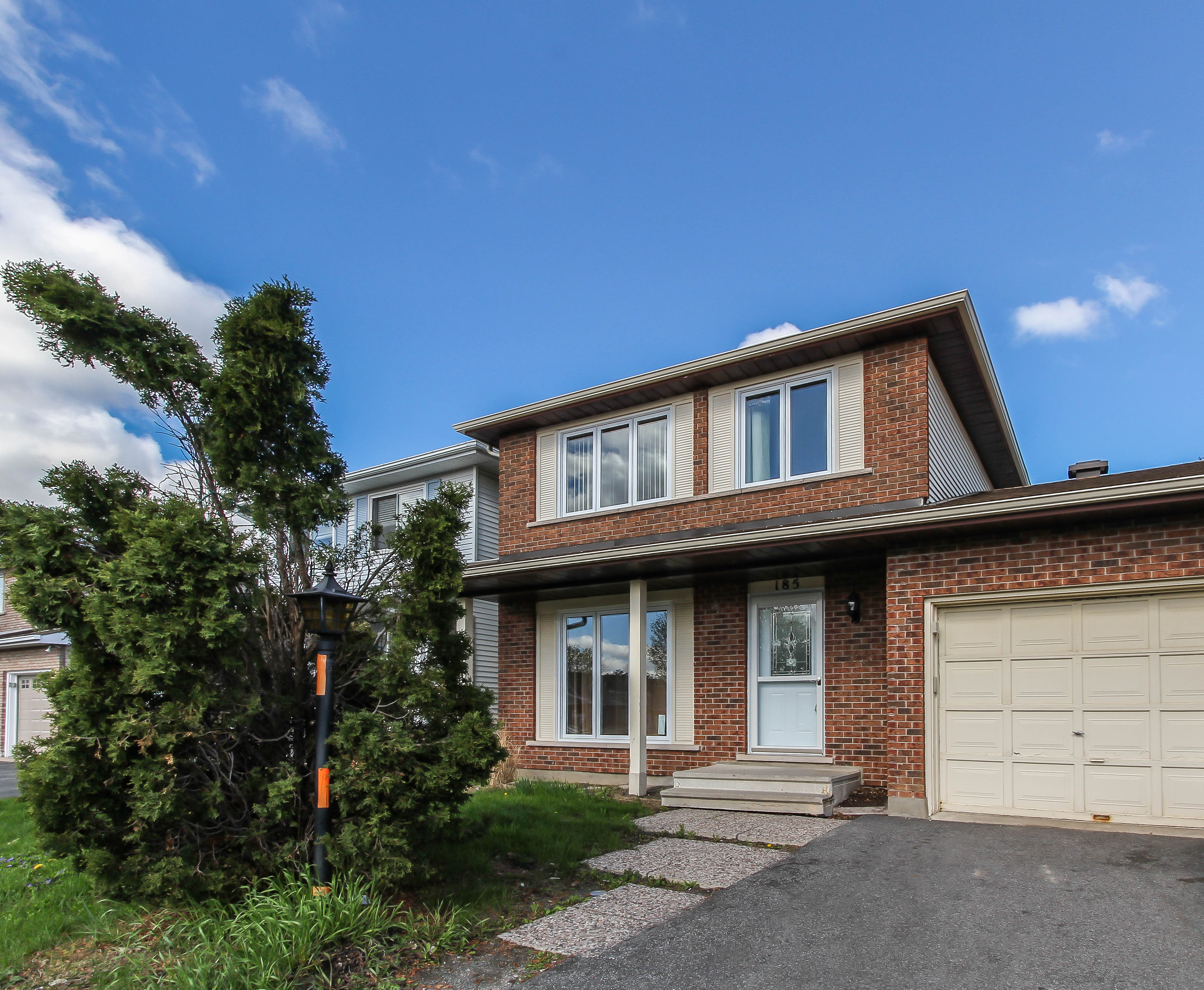 185 Craig Henry Drive Rent In Ottawa