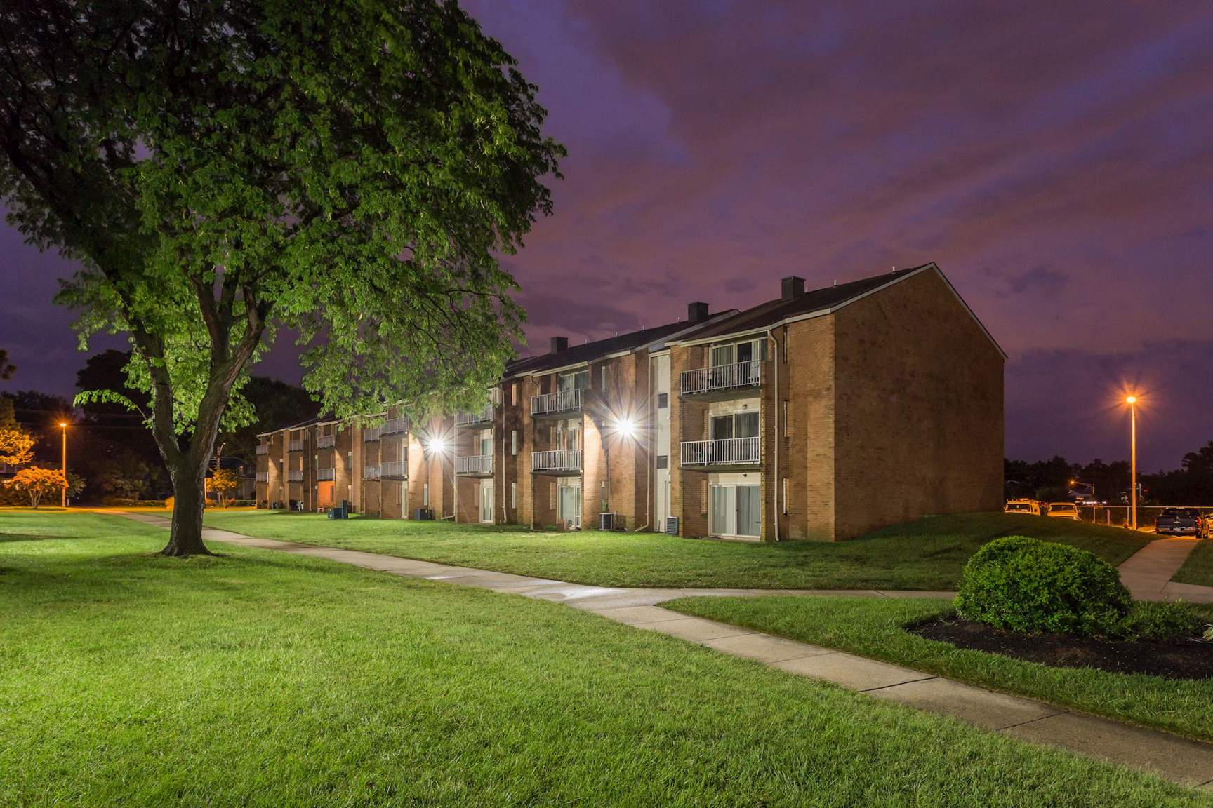 2Bedroom Apartments in Windsor Mill Rolling Park Apartments