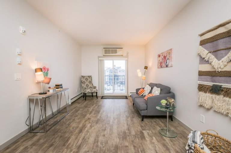 Apartment RentalJackson Heights Edmonton (RMS) Royal Management