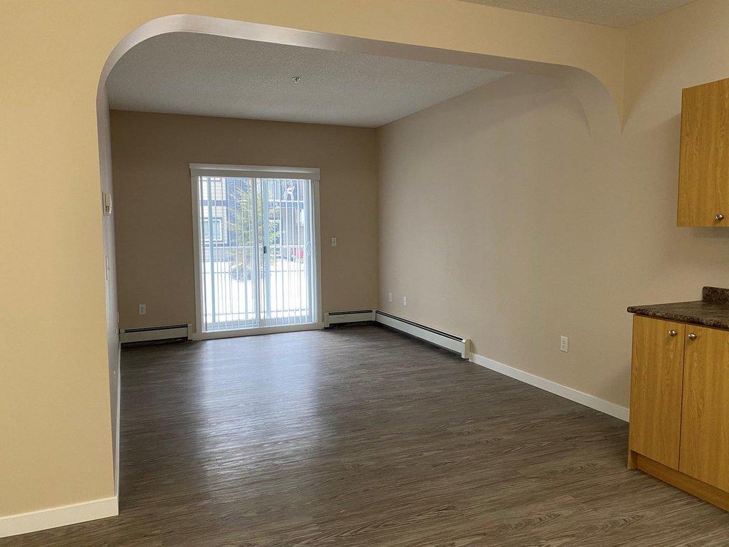 Tamarack Manor Apartments (RMS) Royal Management Services Inc.