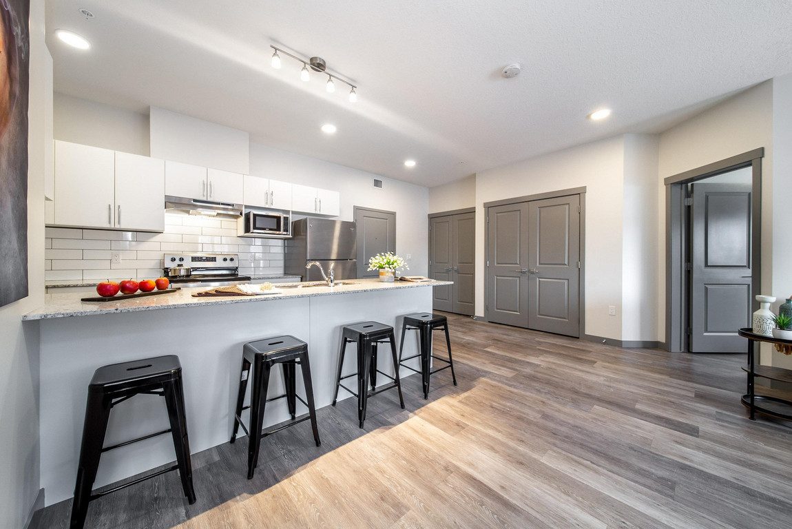 Tamarack Heights Apartments (RMS) Royal Management Services Inc.