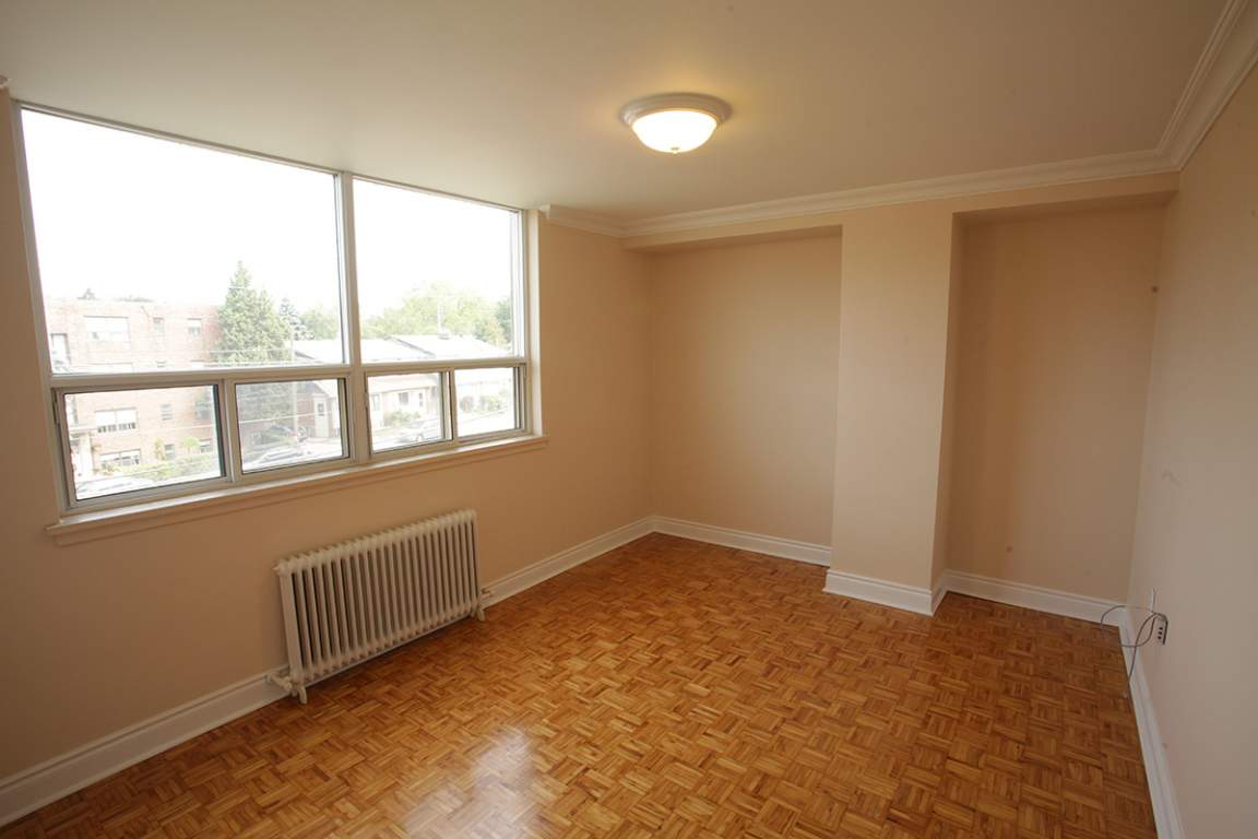 2663 Lakeshore Blvd. West Royal York Apartment Group