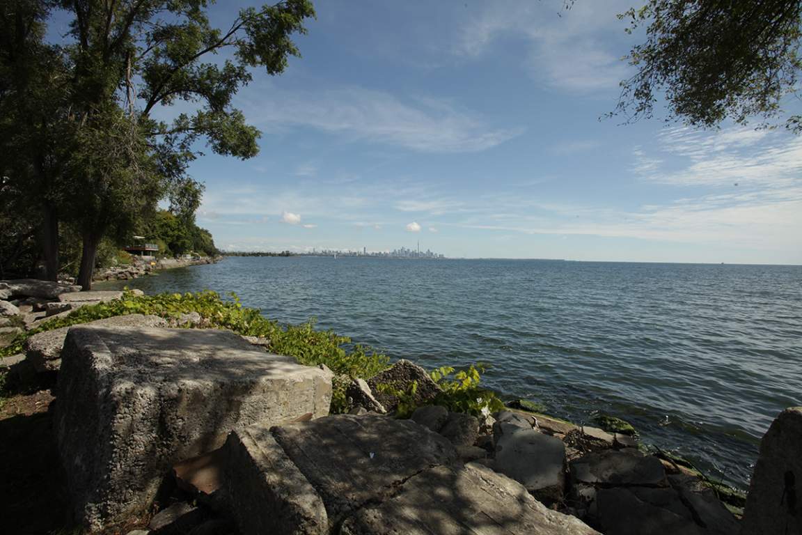 2663 Lakeshore Blvd. West Royal York Apartment Group