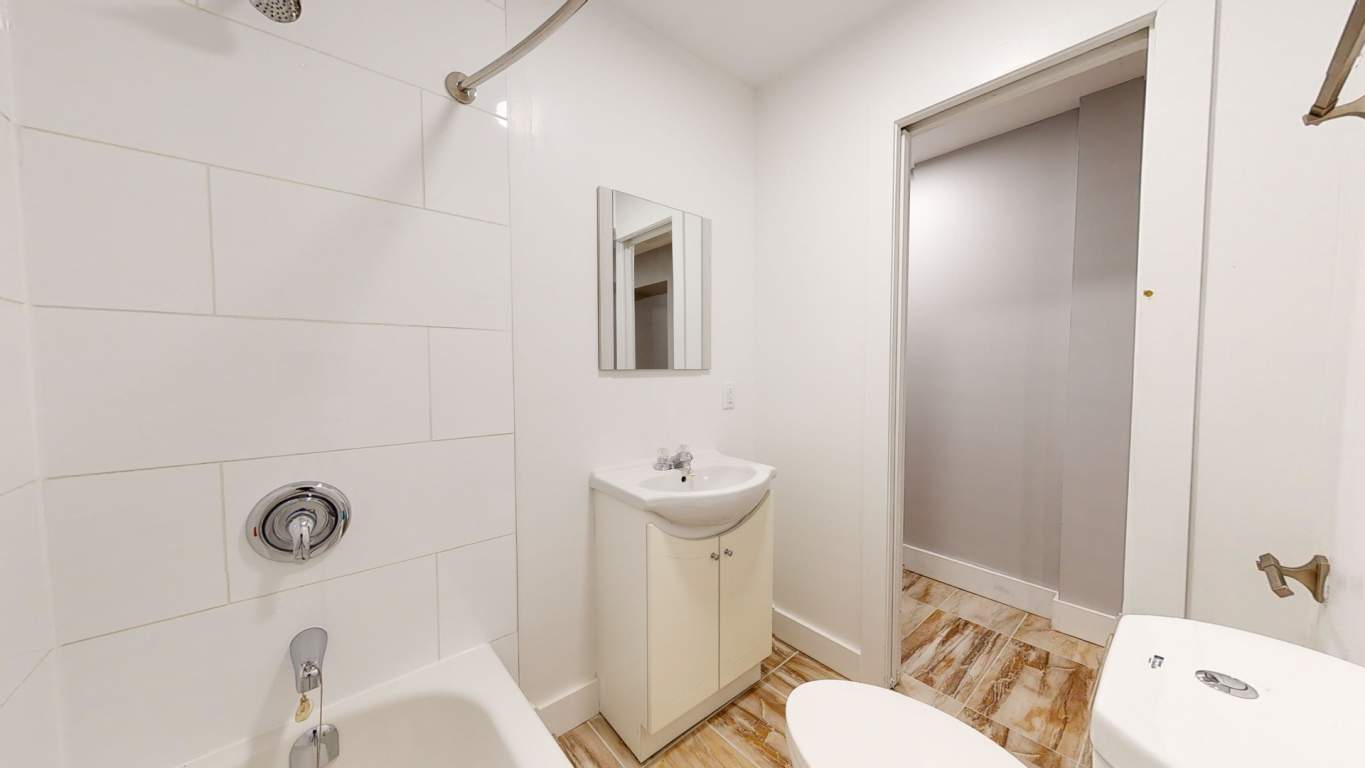 Royal Court Apartments Saickley