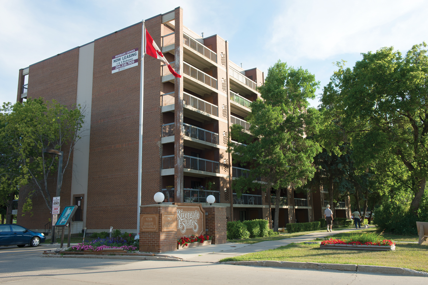 Rivergate Estates Shelter Canadian